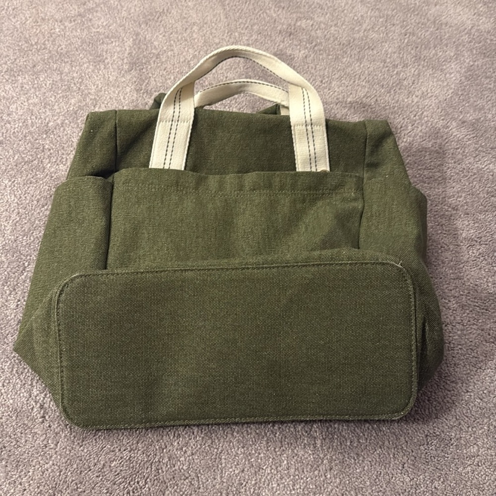 Universal Thread green backpack - Picture 2 of 9
